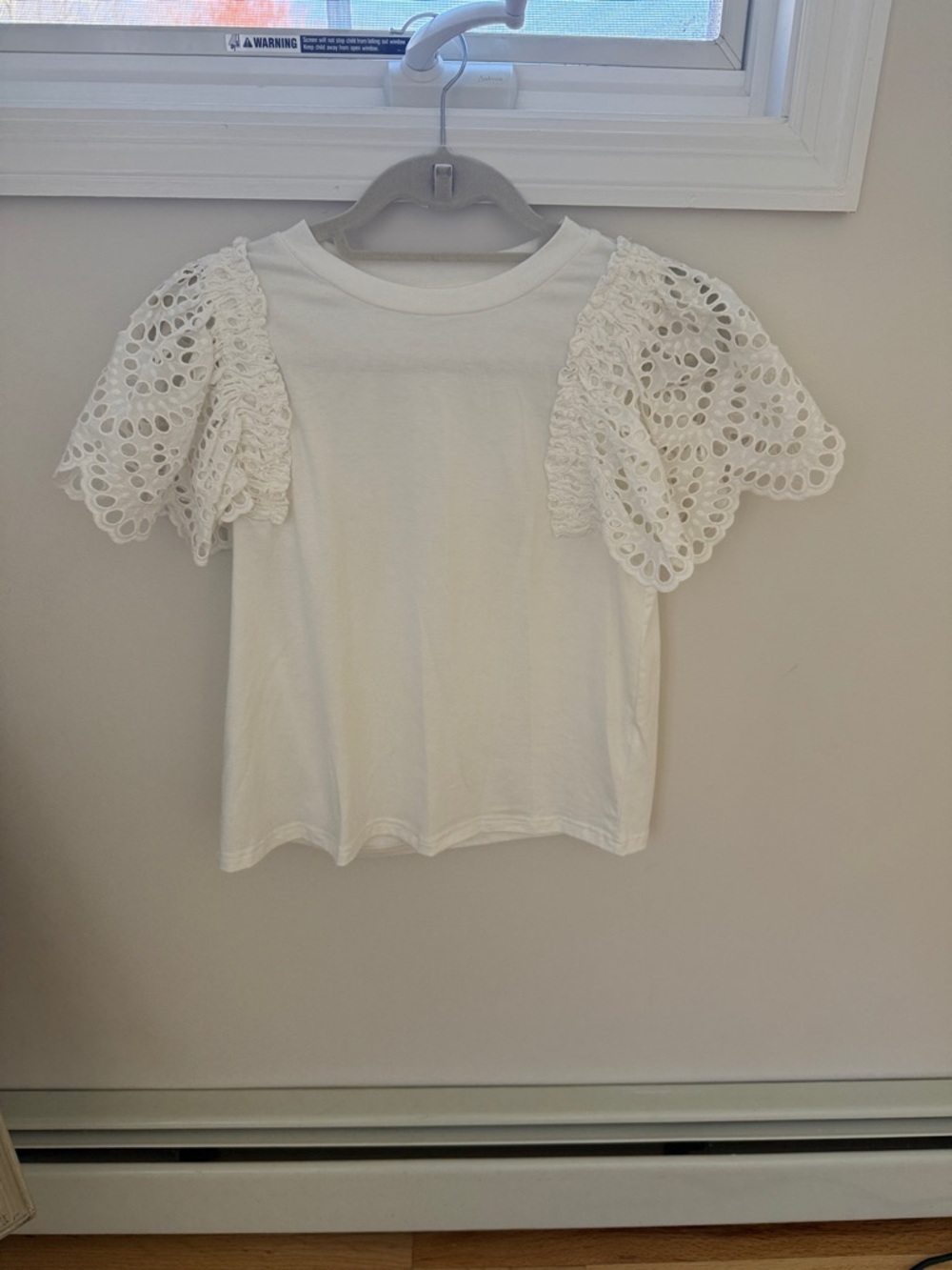 THML White Eyelet Sleeve Tee, size small